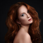 model with curly hair